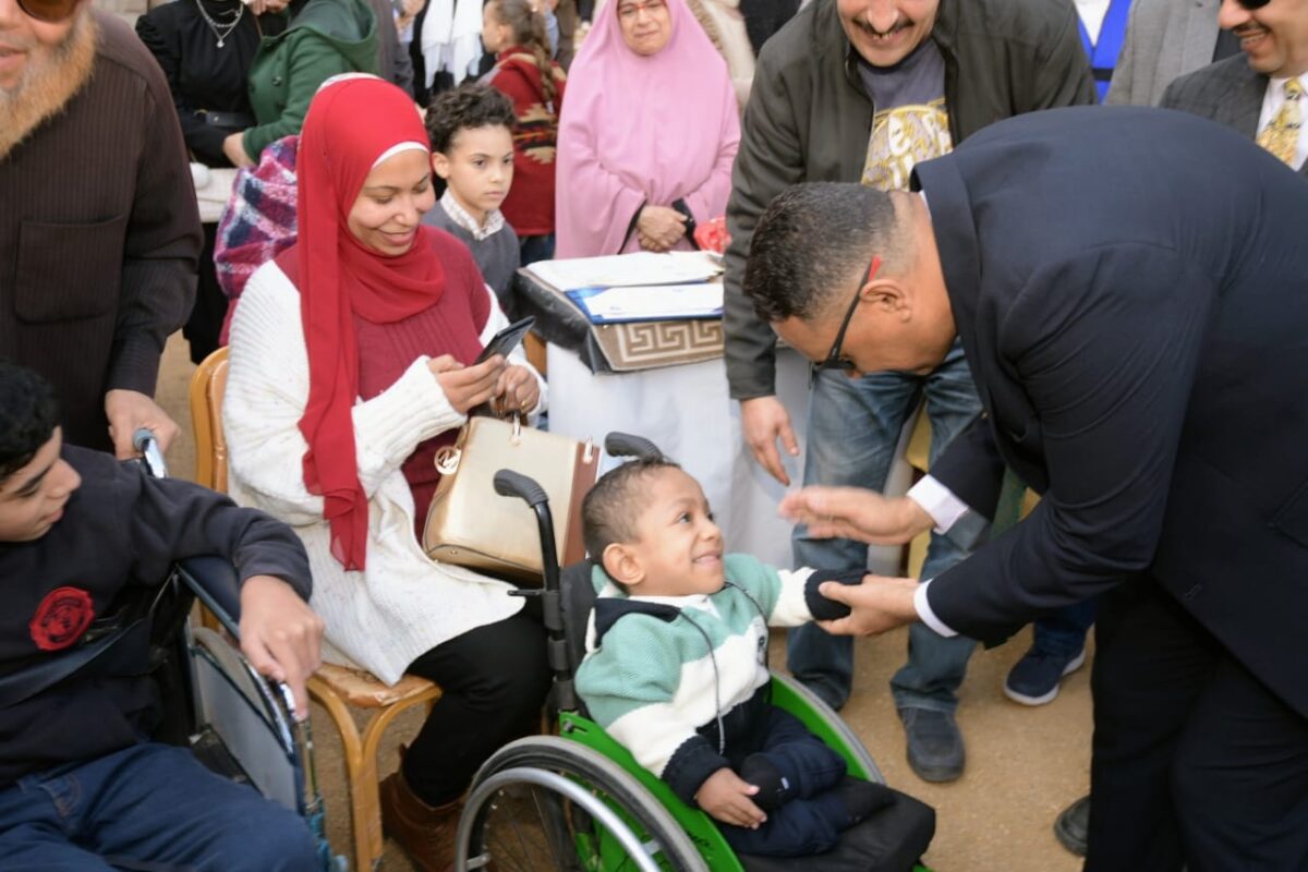 محافظ الدقهلية يفتتح معرض وحديقة لذوي الهمم بمدرسة الصم وضعاف السمع بالمنصورة