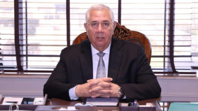 وزير الزراعة يناشد المزارعين بالتوجه إلى هيئة التعمير والتنمية الزراعية للاستفادة من مبادرة الرئيس