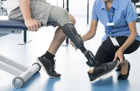 خبير عالمى فى الطب الطبيعى والأطراف الصناعية القوات المسلحة بالعجوزة (تفاصيل)